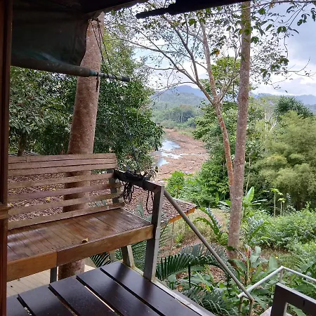 ภูริรักษ์ โฮมสเตย์ Ban Pha Saeng Lang Exterior photo