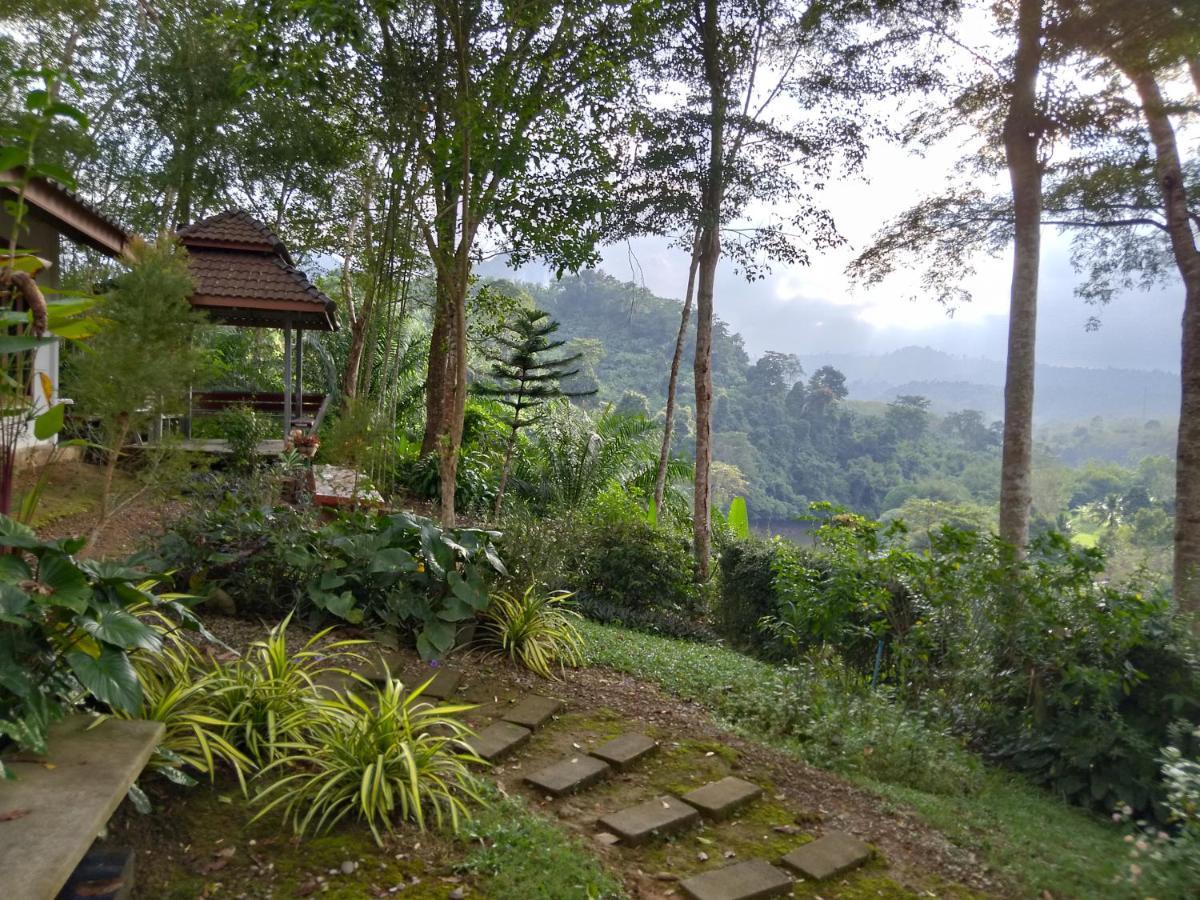 ภูริรักษ์ Séjour chez l'habitant Ban Pha Saeng Lang